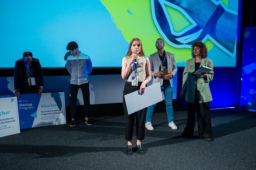 Uczestnicy konkursu startupowego Evolutions: Meetup & Showcase.